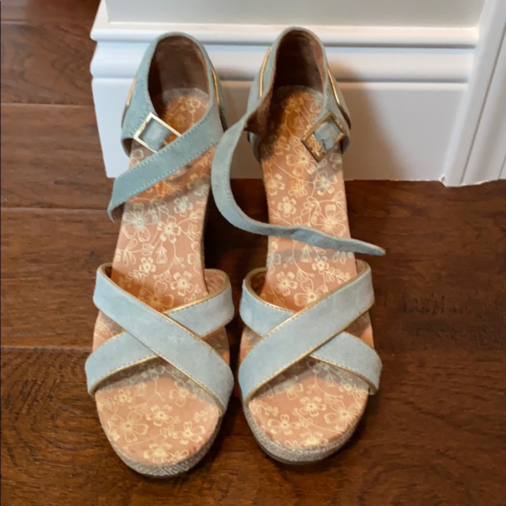 Toms suede wedges. Size 9.